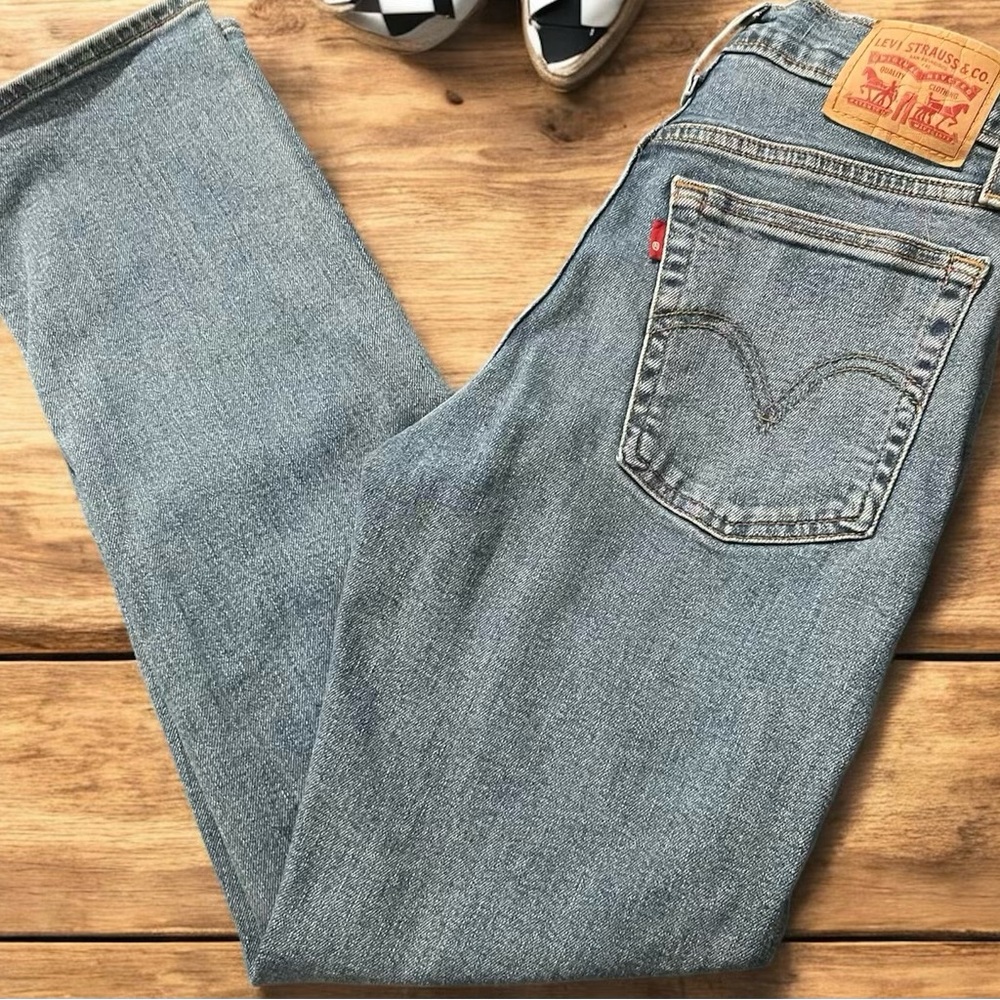 Levis size 26 wedgie straight pants